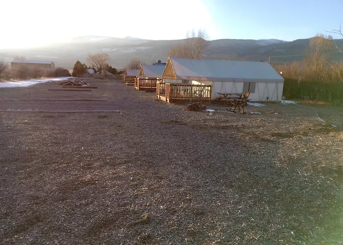 Cozy Glamp Tents At Wildland Gardens